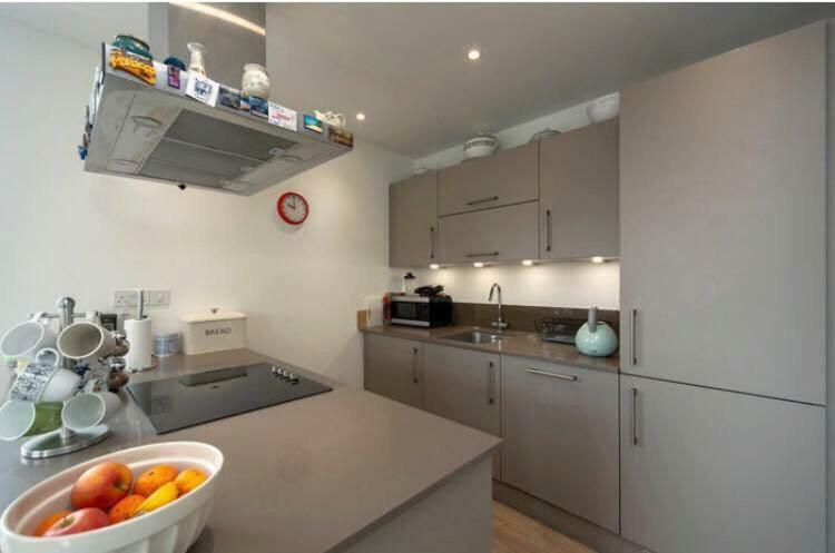 Room With Private Bathroom In A Modern Two Bedroom Two Bathroom Flat Londra Esterno foto